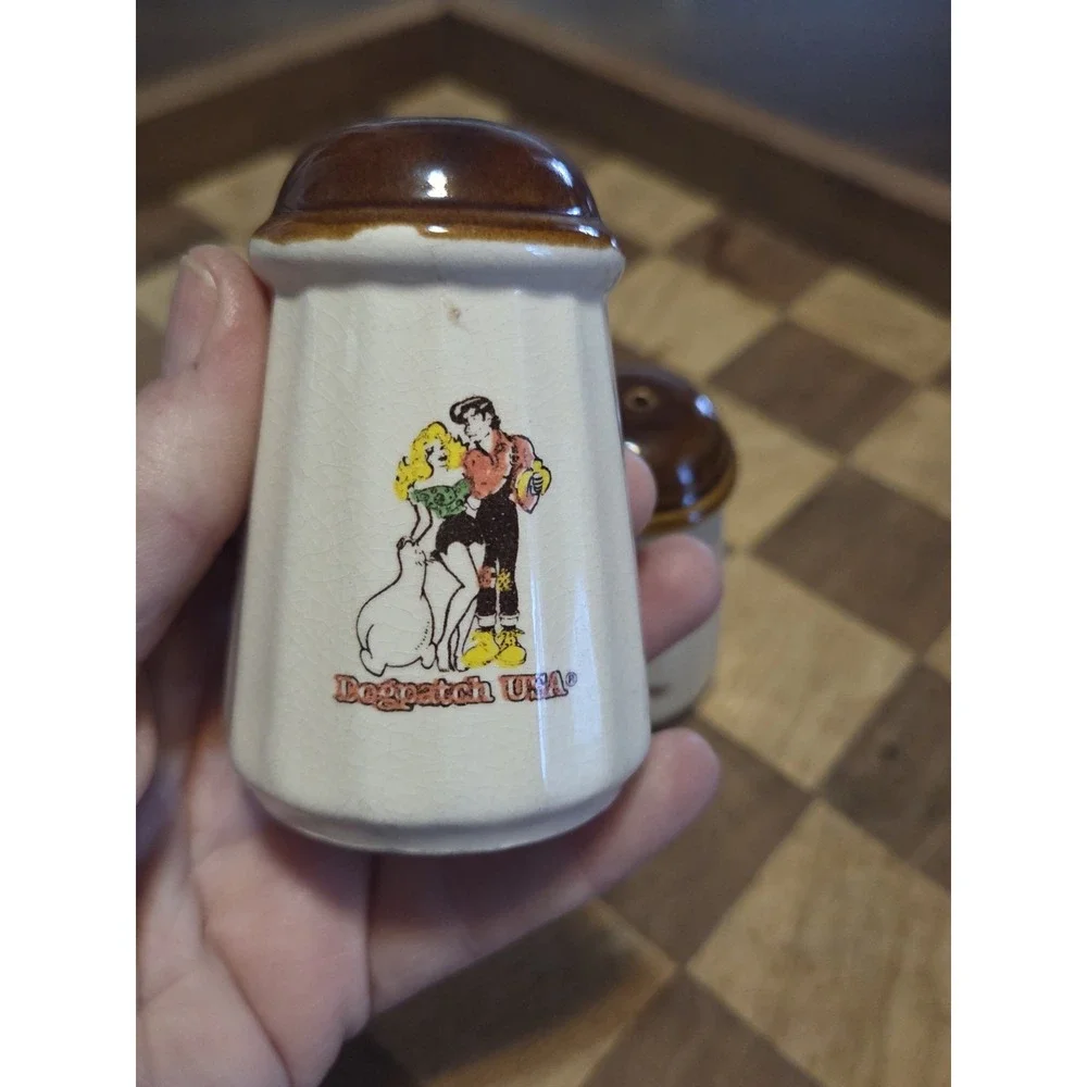 Vintage Dog Patch USA salt and pepper Shakers, Abner And Daisy Mae